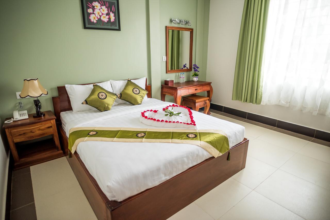 Nks Hotel Phnom Penh Luaran gambar