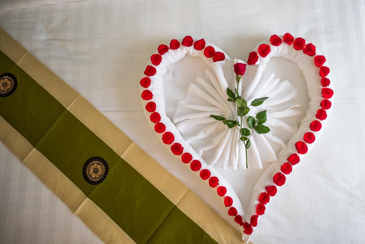 Nks Hotel Phnom Penh Luaran gambar