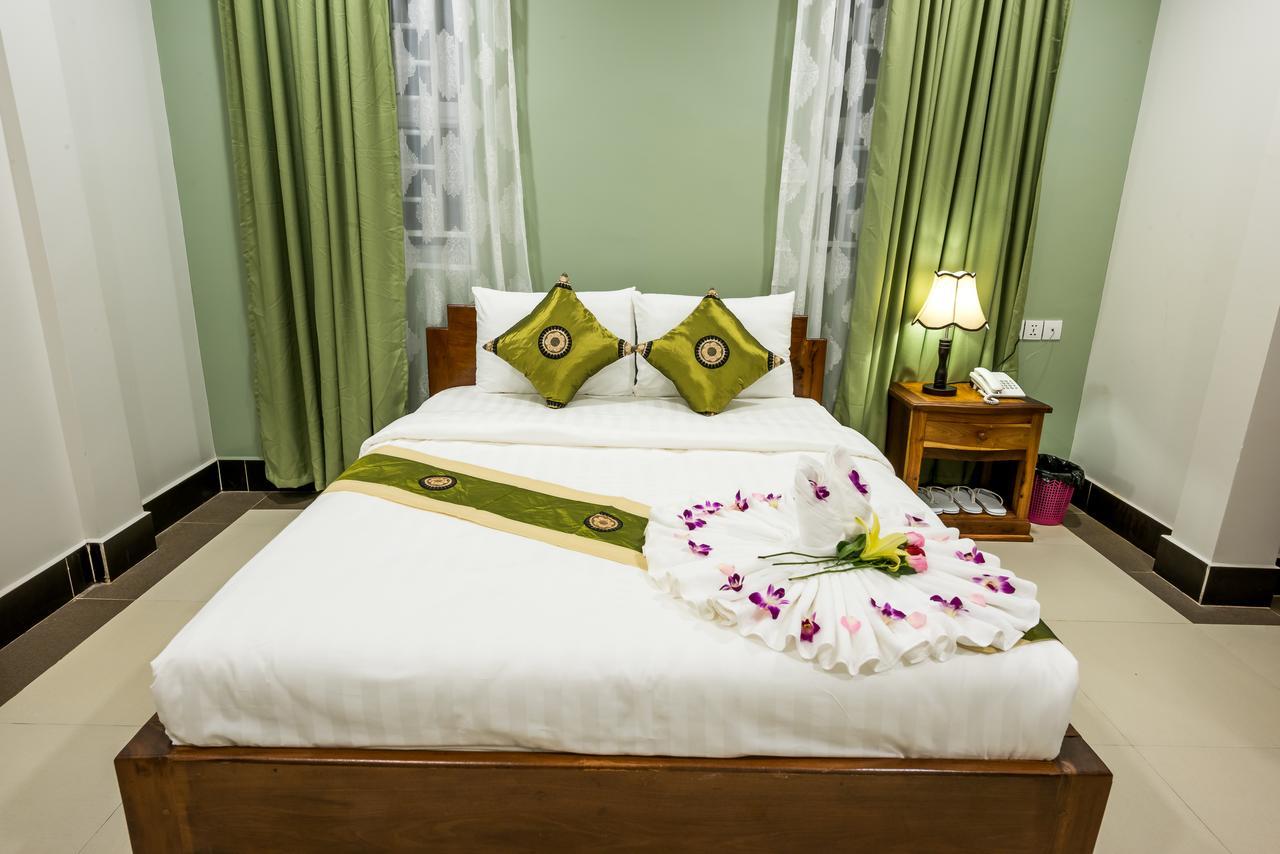 Nks Hotel Phnom Penh Luaran gambar