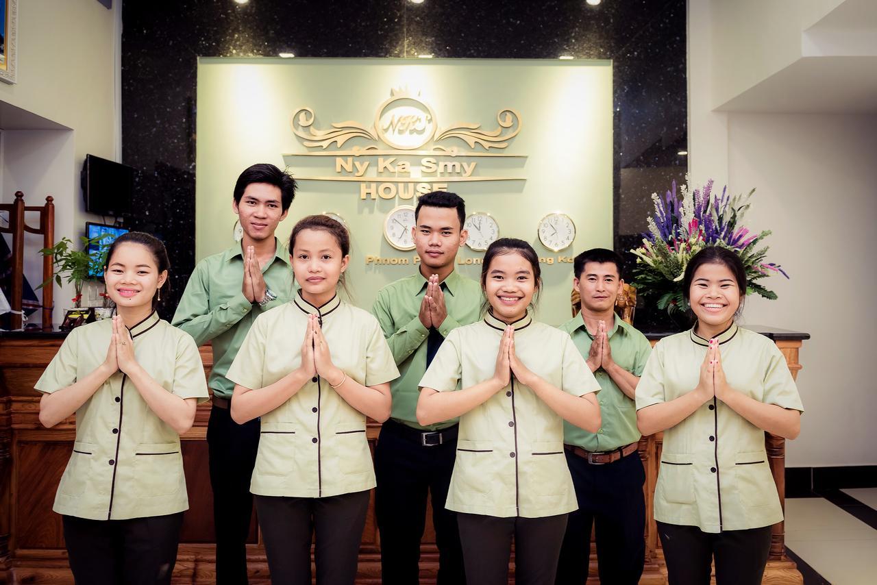 Nks Hotel Phnom Penh Luaran gambar